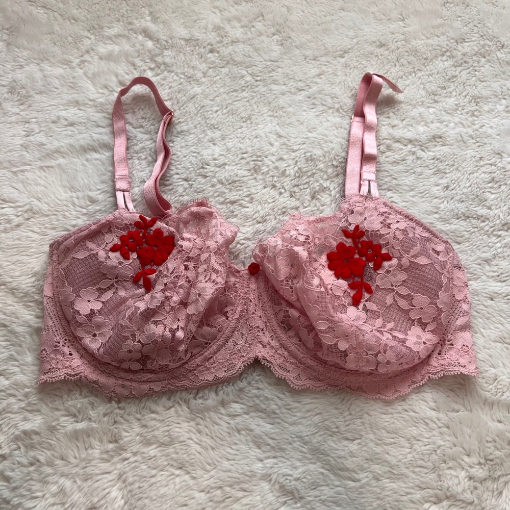Victoria's Secret Dream Angels Pink Lace Floral Applique Unlined Bra 32DDD NWT